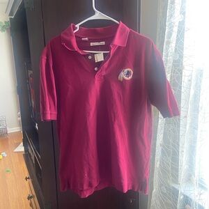 Men’s Size M Maroon Polo Shirt With the Original Washington Redskins Logo.